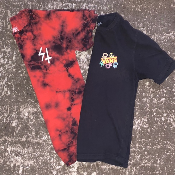 SOLD // Limited edition graphic t-shirts bundle 🌙☠️ - Picture 8 of 9